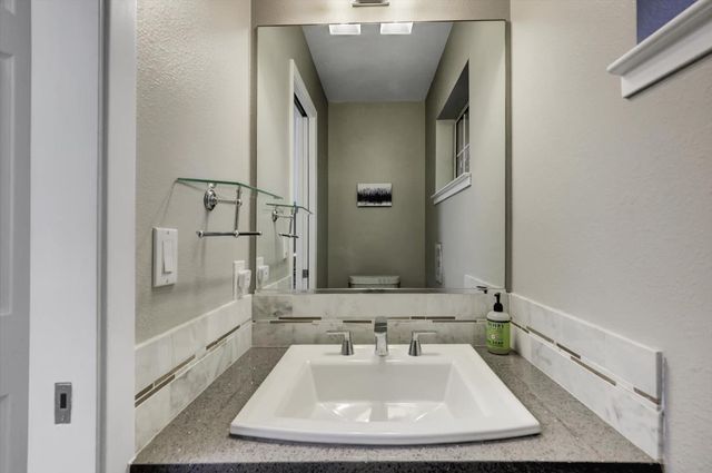 13202 Quaker Hill Cross, Nevada City, CA 95959