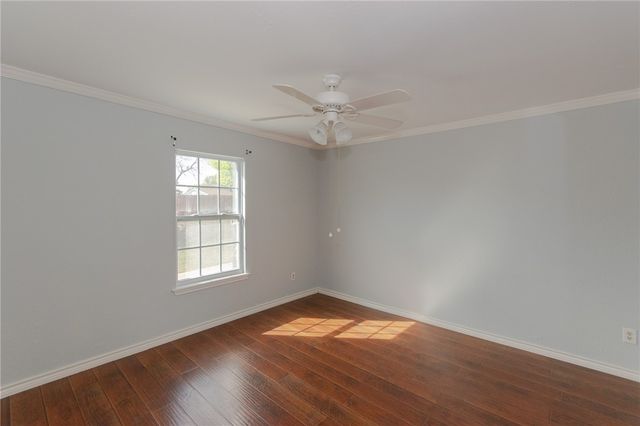 1815 Live Oak Dr, Portland, TX 78374
