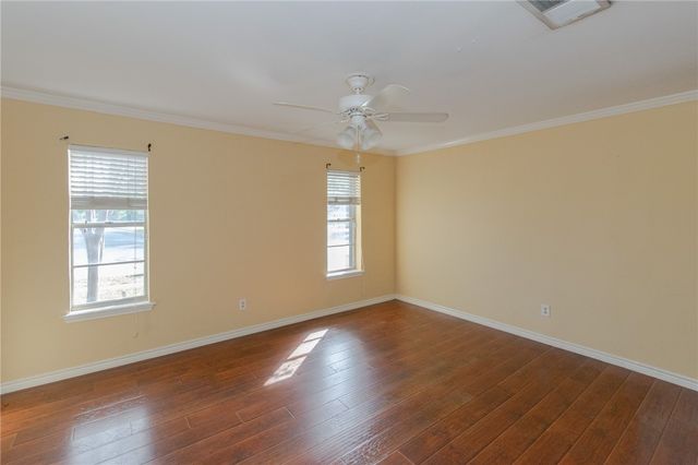1815 Live Oak Dr, Portland, TX 78374