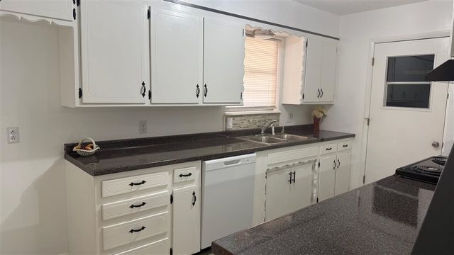 507 NW 40th, Lawton, OK 73505