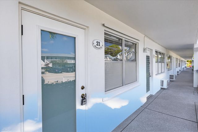 21 Harwood B, Deerfield Beach, FL 33442