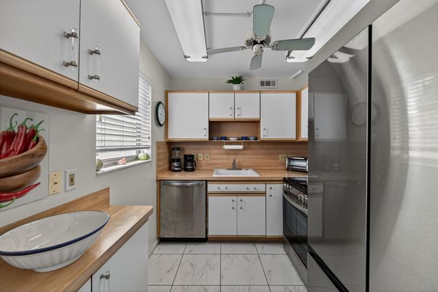 21 Harwood B, Deerfield Beach, FL 33442