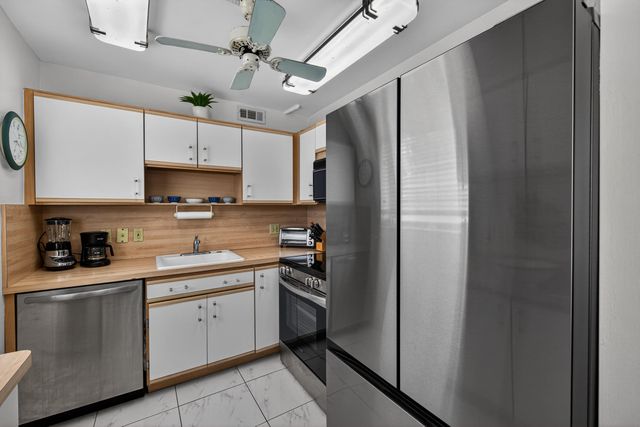 21 Harwood B, Deerfield Beach, FL 33442