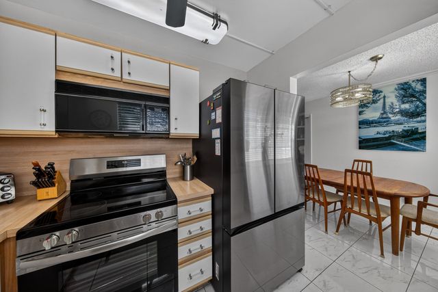 21 Harwood B, Deerfield Beach, FL 33442