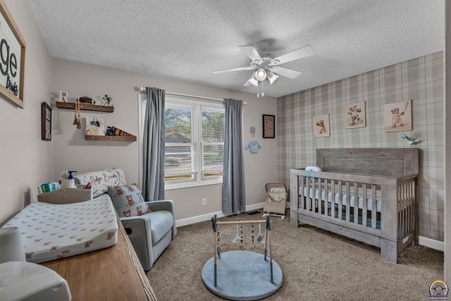 1579 SW Cheyenne Hills RD, Topeka, KS 66604
