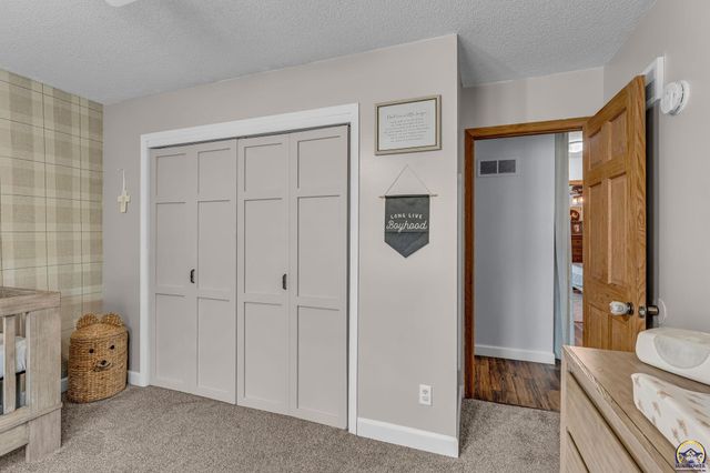 1579 SW Cheyenne Hills RD, Topeka, KS 66604