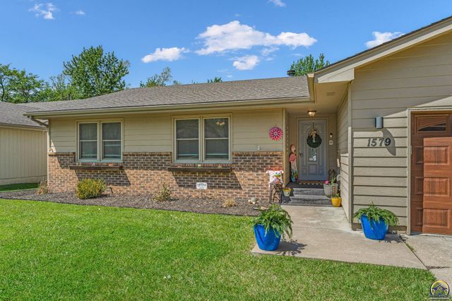 1579 SW Cheyenne Hills RD, Topeka, KS 66604