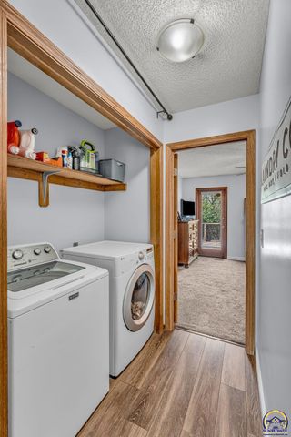 1579 SW Cheyenne Hills RD, Topeka, KS 66604