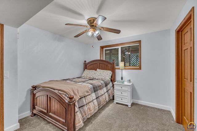1579 SW Cheyenne Hills RD, Topeka, KS 66604