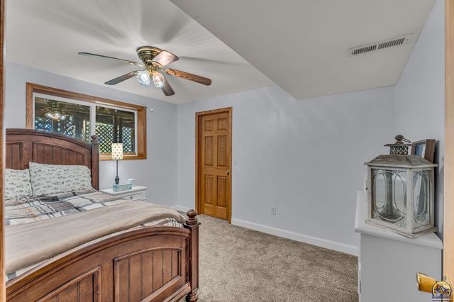 1579 SW Cheyenne Hills RD, Topeka, KS 66604