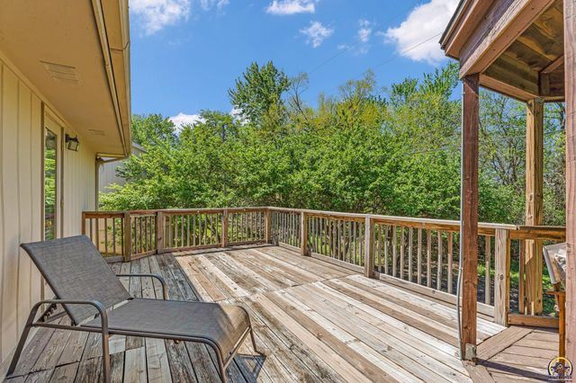1579 SW Cheyenne Hills RD, Topeka, KS 66604
