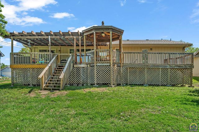 1579 SW Cheyenne Hills RD, Topeka, KS 66604