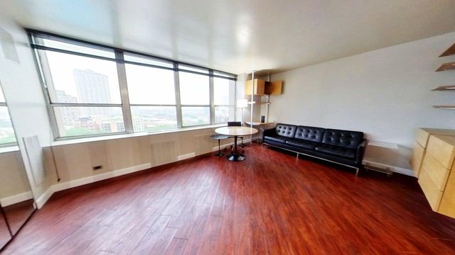 655 W Irving Park Road 1209, Chicago, IL 60613