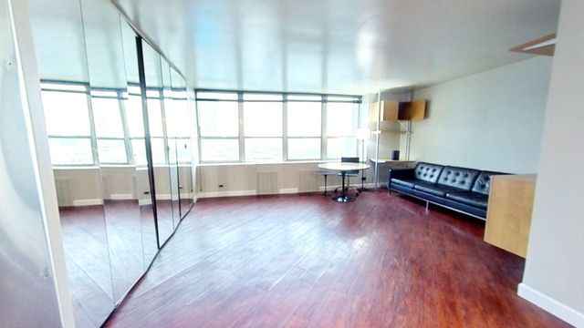 655 W Irving Park Road 1209, Chicago, IL 60613