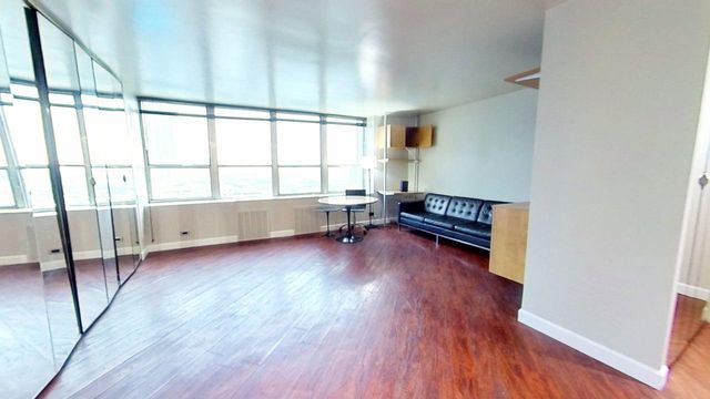 655 W Irving Park Road 1209, Chicago, IL 60613