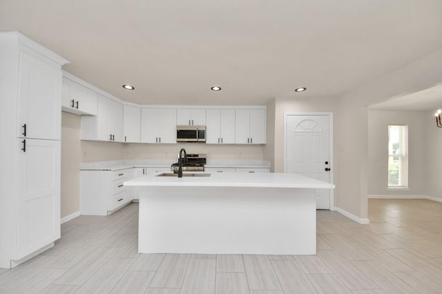 5619 Newquay Street, Houston, TX 77085