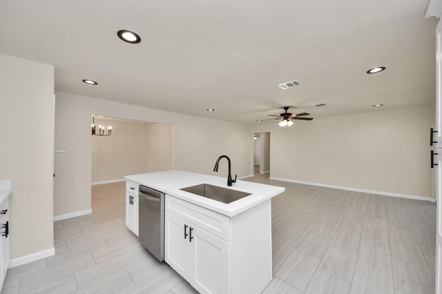 5619 Newquay Street, Houston, TX 77085