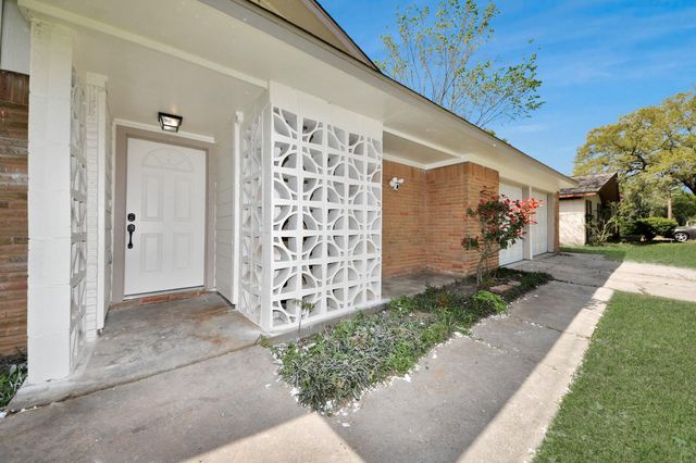 5619 Newquay Street, Houston, TX 77085