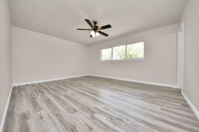 5619 Newquay Street, Houston, TX 77085