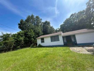 517 Lakewood Rd, Warrington, FL 32507