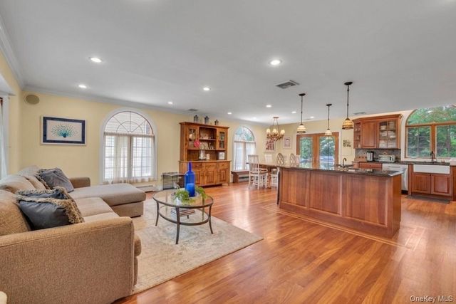 2635 Merrick Avenue, Merrick, NY 11566