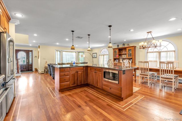 2635 Merrick Avenue, Merrick, NY 11566