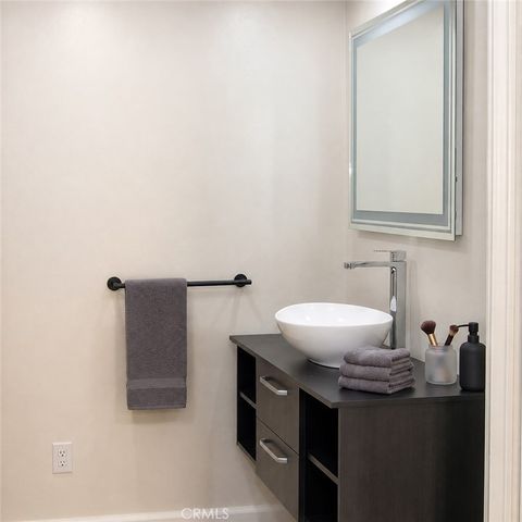 13600 Foothill, Sylmar, CA 91342