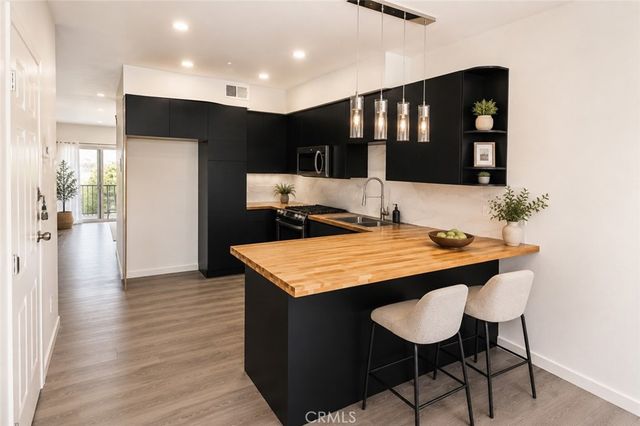 13600 Foothill, Sylmar, CA 91342