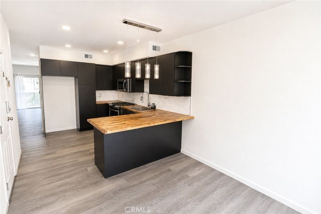 13600 Foothill, Sylmar, CA 91342