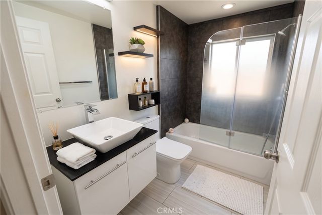 13600 Foothill, Sylmar, CA 91342