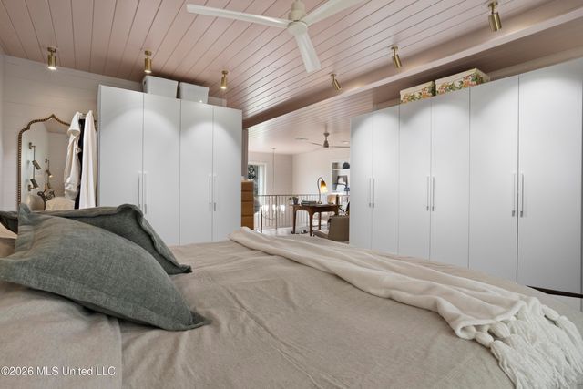 527 Front Beach Drive, 20, Ocean Springs, MS 39564