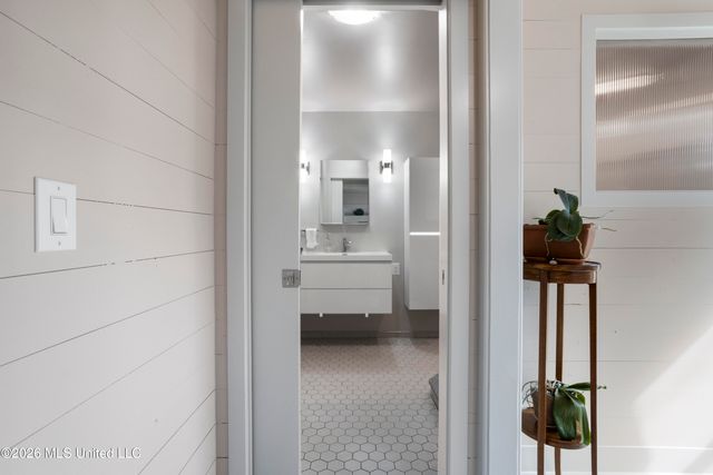 527 Front Beach Drive, 20, Ocean Springs, MS 39564