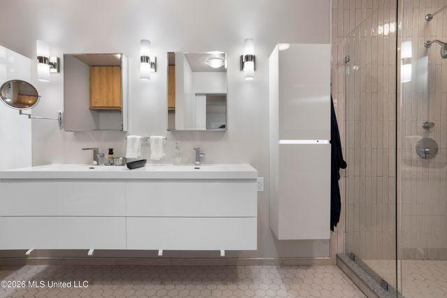 527 Front Beach Drive, 20, Ocean Springs, MS 39564