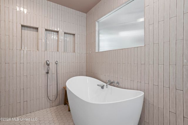 527 Front Beach Drive, 20, Ocean Springs, MS 39564