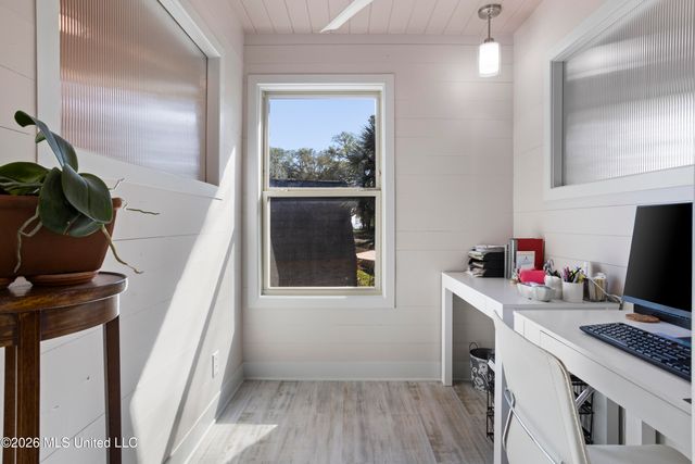 527 Front Beach Drive, 20, Ocean Springs, MS 39564