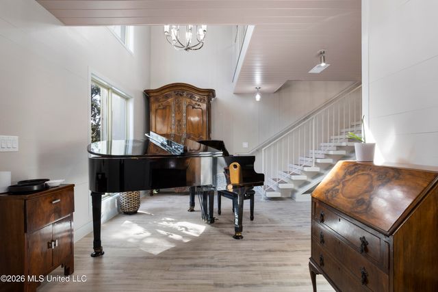 527 Front Beach Drive, 20, Ocean Springs, MS 39564