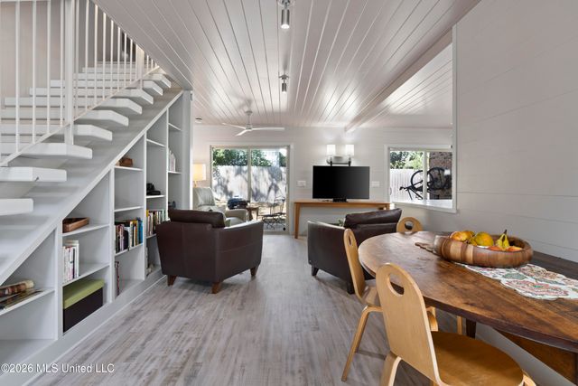 527 Front Beach Drive, 20, Ocean Springs, MS 39564