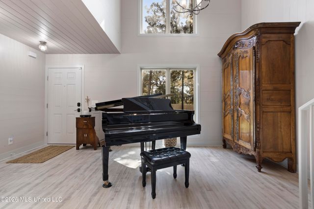 527 Front Beach Drive, 20, Ocean Springs, MS 39564