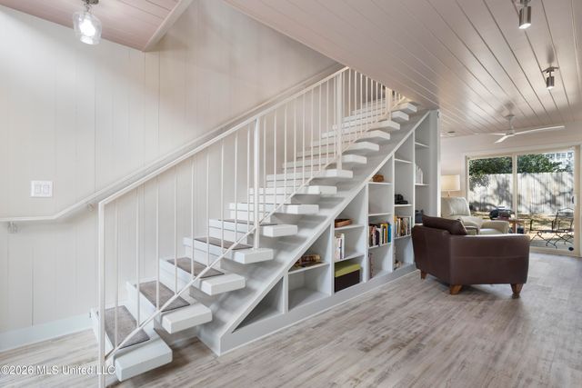 527 Front Beach Drive, 20, Ocean Springs, MS 39564