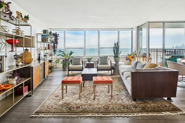 940 W Glenlake Avenue 42B, Chicago, IL 60660