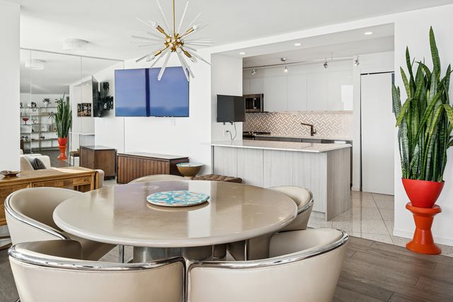 940 W Glenlake Avenue 42B, Chicago, IL 60660