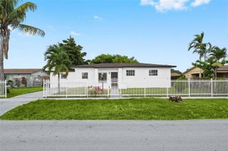 4011 NW 171st St, Miami Gardens, FL 33055