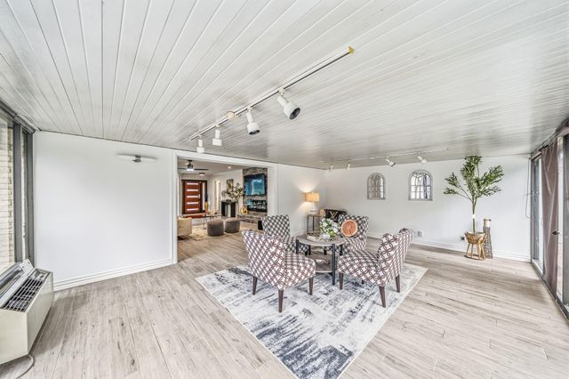 9022 Quebec Dr, Houston, TX 77096