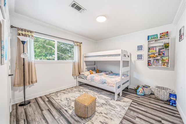 9022 Quebec Dr, Houston, TX 77096