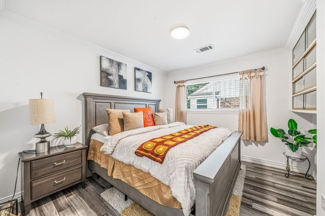 9022 Quebec Dr, Houston, TX 77096