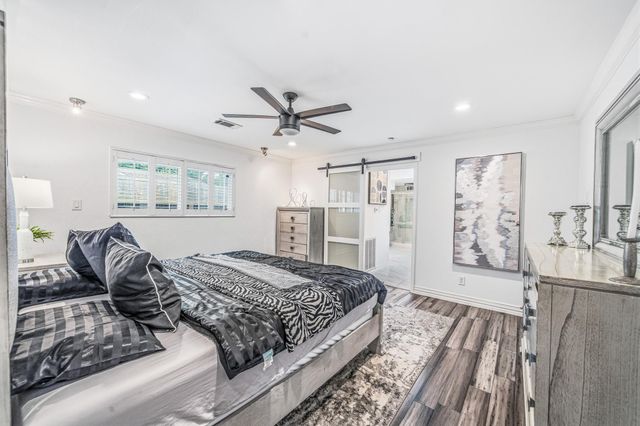 9022 Quebec Dr, Houston, TX 77096