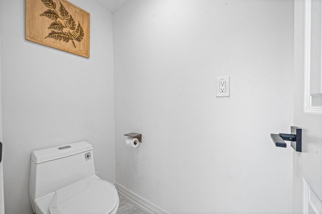9022 Quebec Dr, Houston, TX 77096