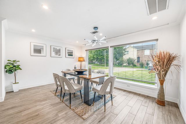 9022 Quebec Dr, Houston, TX 77096