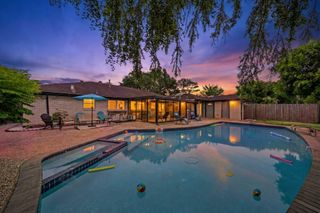 9022 Quebec Dr, Houston, TX 77096
