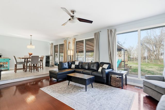 1454 Indian Pl, Murfreesboro, TN 37129